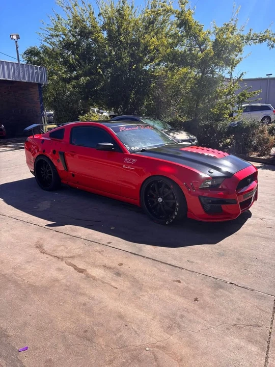 2014 Ford S197 Mustang - Image 2 of 12