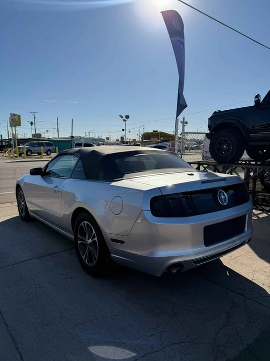 2014 Ford S197 Mustang - Image 4 of 4