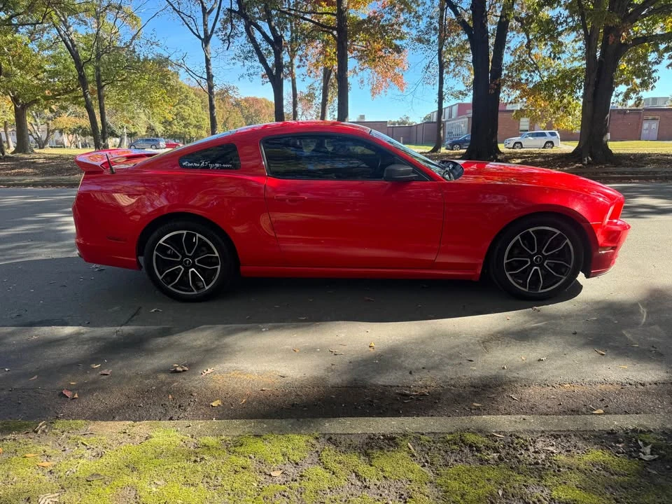 2014 Ford S197 Mustang - Image 5 of 10