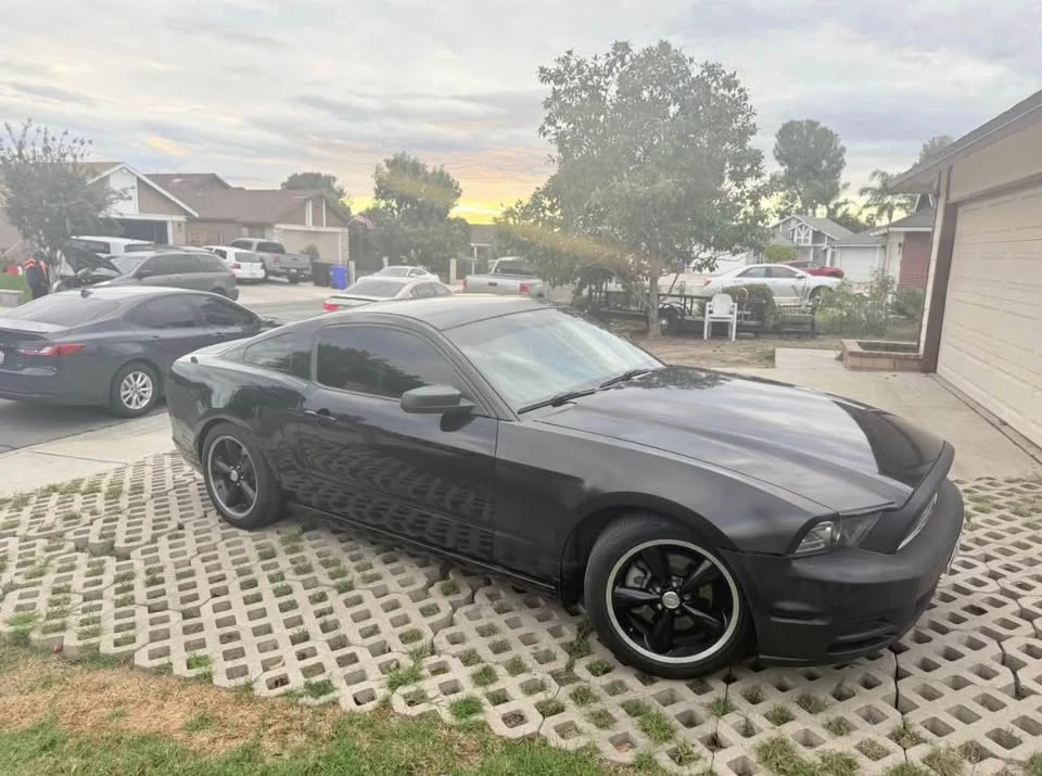 2014 Ford S197 Mustang - Image 2 of 10