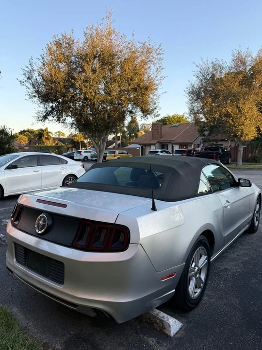 2014 Ford S197 Mustang - Image 6 of 13