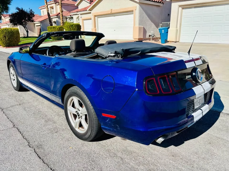 2014 Ford S197 Mustang - Image 8 of 11