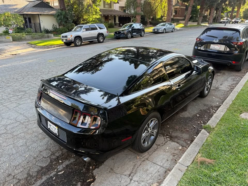 2014 Ford S197 Mustang - Image 2 of 9