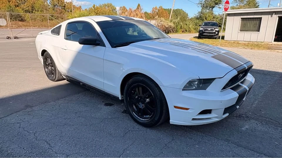 2014 Ford S197 Mustang - Image 2 of 7