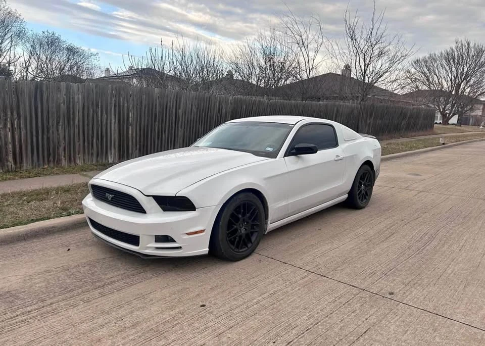 2014 Ford S197 Mustang - Image 6 of 8