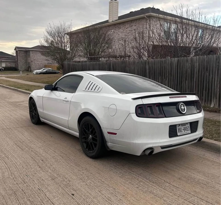 2014 Ford S197 Mustang - Image 2 of 8