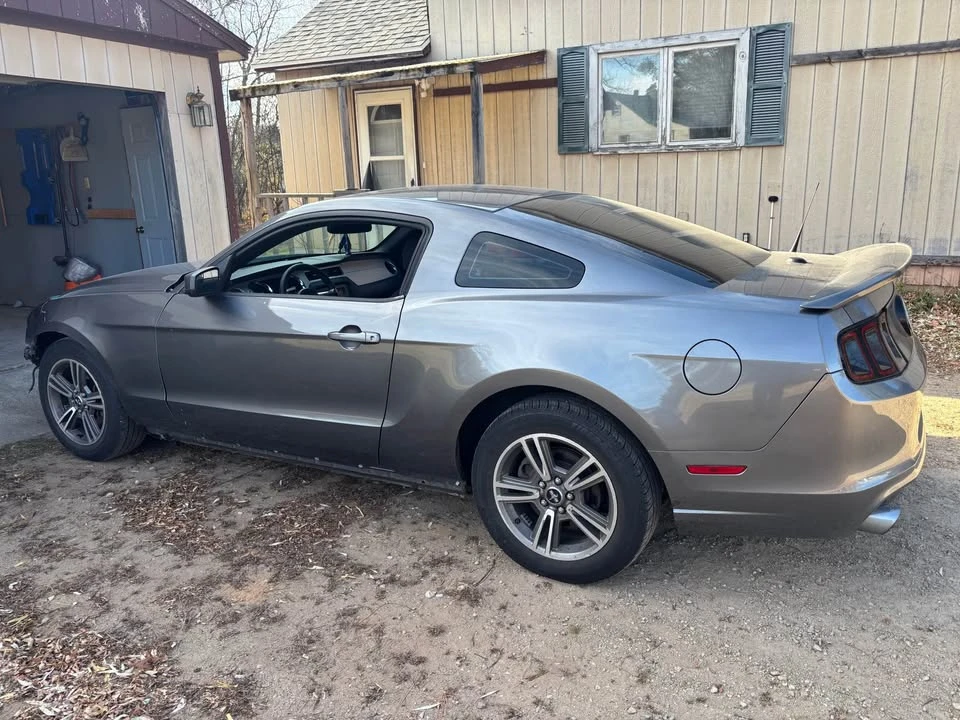 2014 Ford S197 Mustang - Image 2 of 4