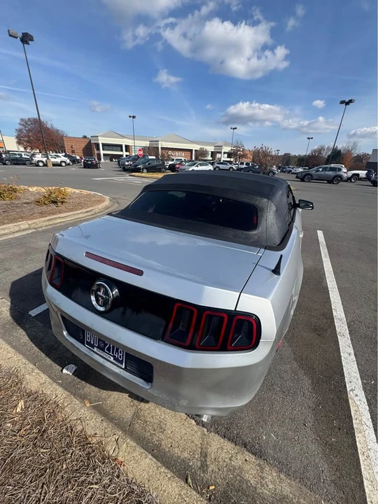 2014 Ford S197 Mustang - Image 6 of 17