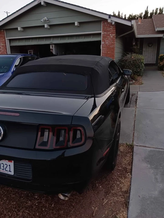 2014 Ford S197 Mustang - Image 2 of 15