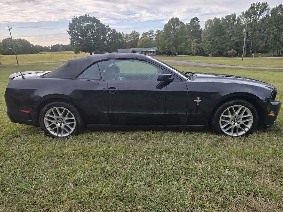 2014 Ford S197 Mustang - Image 2 of 10