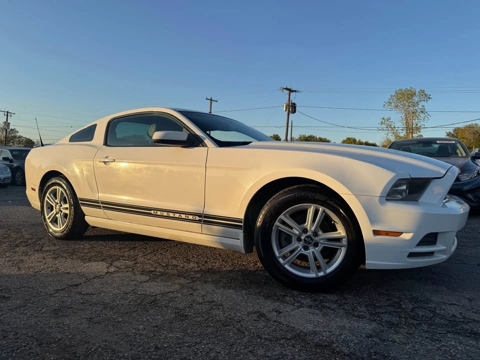 2014 Ford S197 Mustang - Image 2 of 15