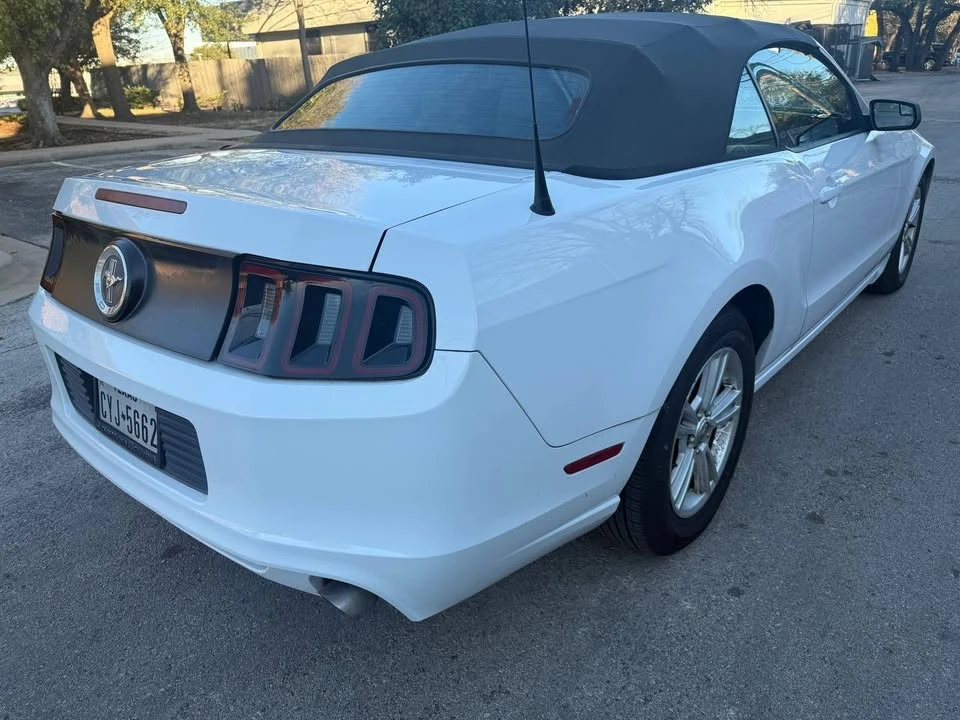 2014 Ford S197 Mustang - Image 5 of 10