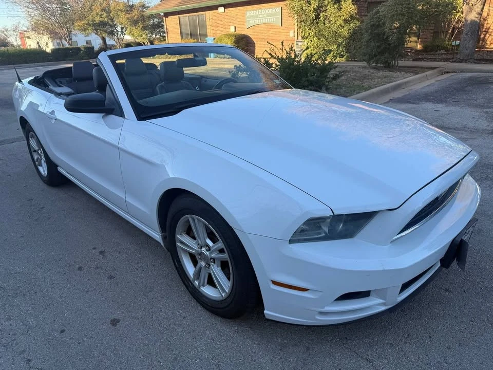 2014 Ford S197 Mustang - Image 2 of 10