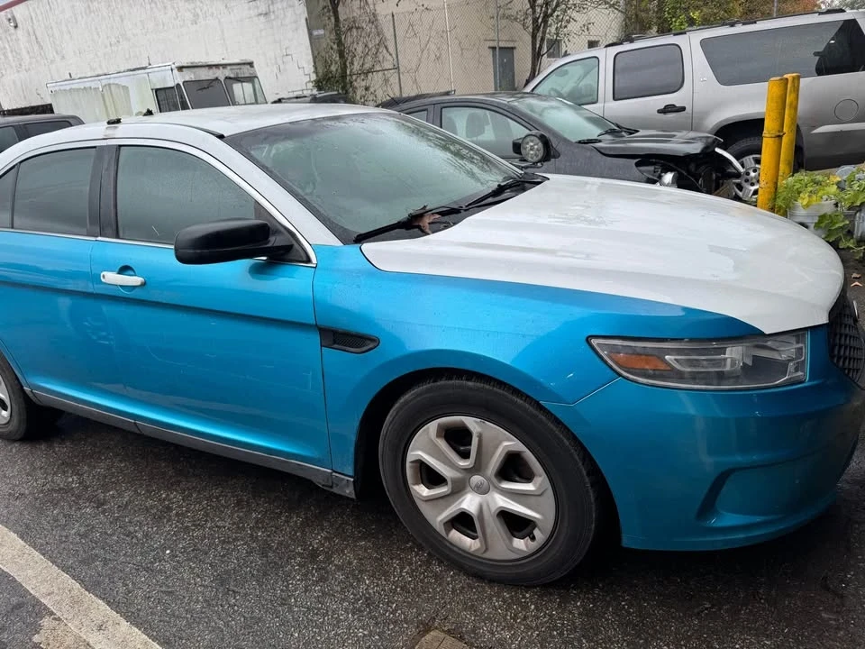 2014 Ford Taurus 6th Gen - Image 9 of 13