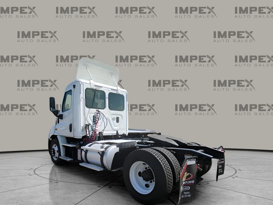 2014 Freightliner - Image 3 of 21