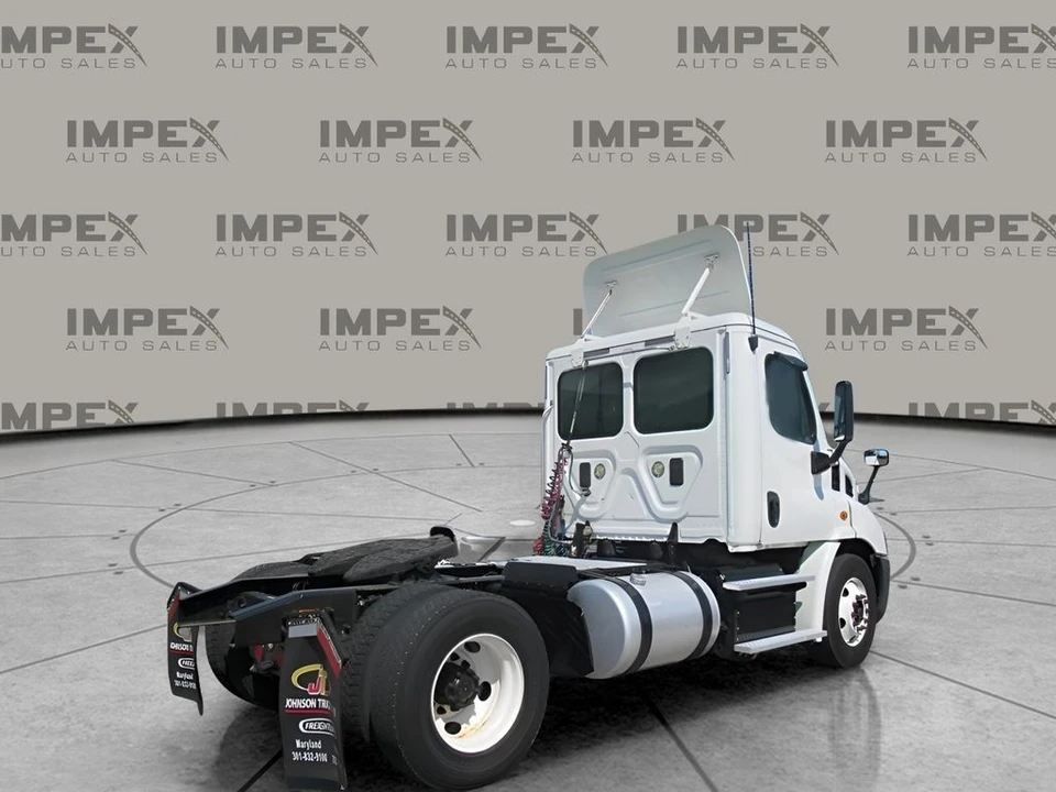 2014 Freightliner - Image 5 of 12