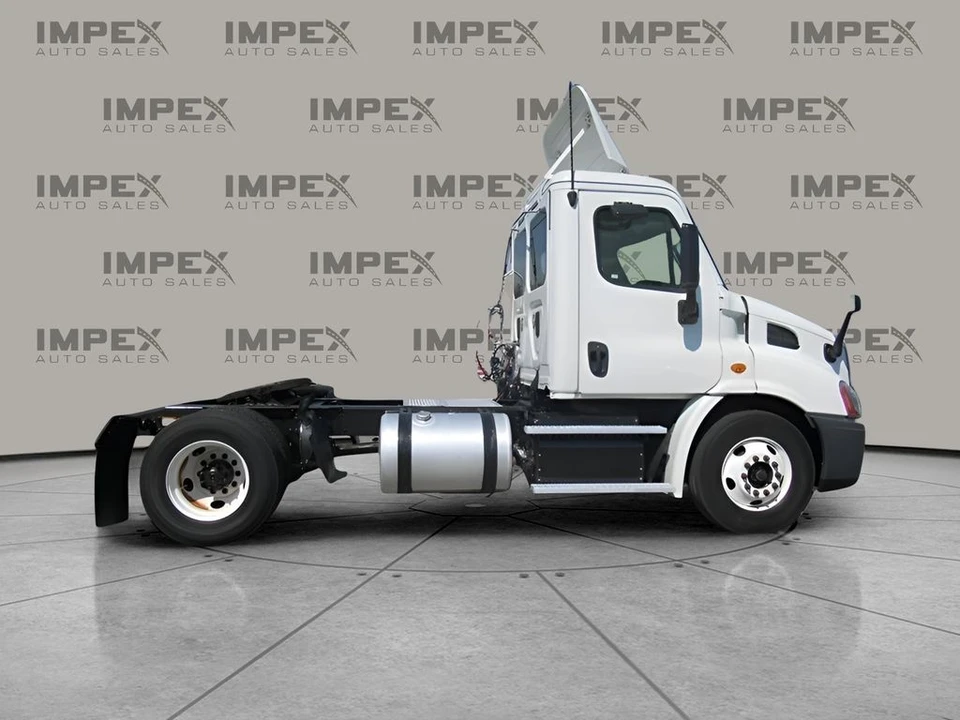 2014 Freightliner - Image 6 of 21
