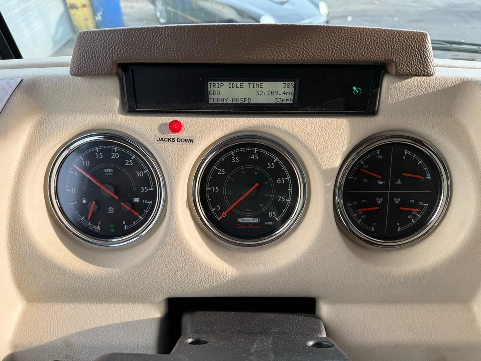 2014 Freightliner - Image 18 of 21