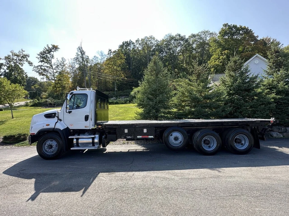2014 Freightliner - Image 4 of 18