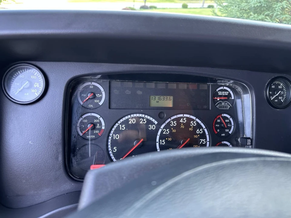 2014 Freightliner - Image 16 of 18