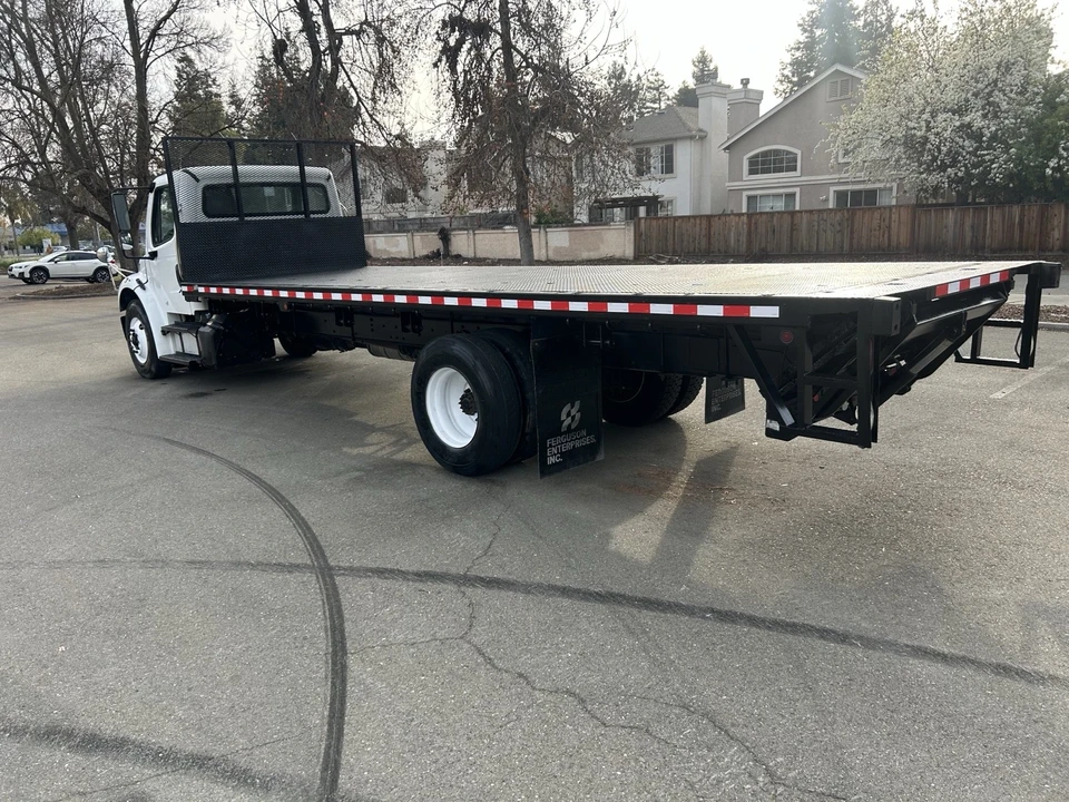 2014 Freightliner - Image 3 of 8