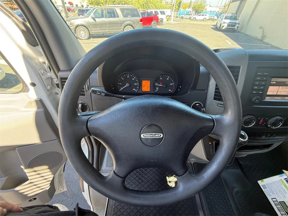 2014 Freightliner - Image 17 of 18
