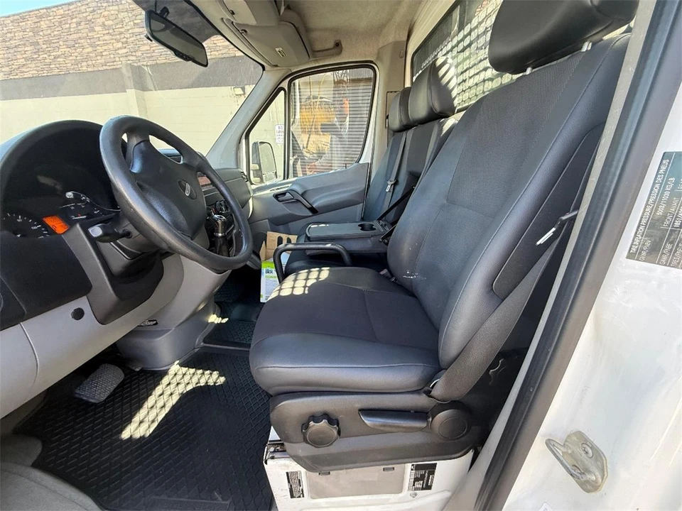 2014 Freightliner - Image 11 of 18