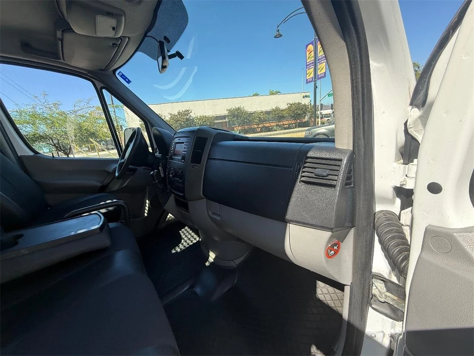 2014 Freightliner - Image 14 of 18