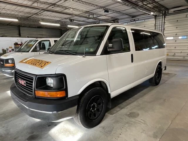 2014 GMC Savana - Image 13 of 16