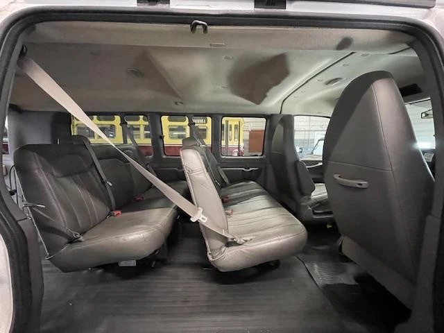 2014 GMC Savana - Image 8 of 16