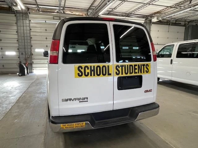 2014 GMC Savana - Image 3 of 16