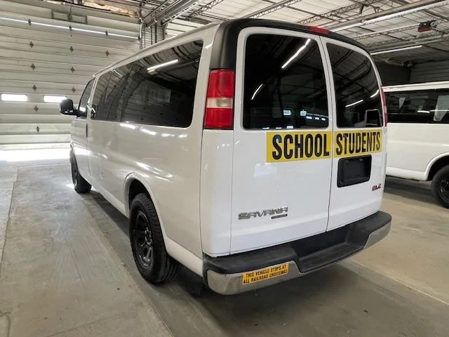 2014 GMC Savana - Image 15 of 16