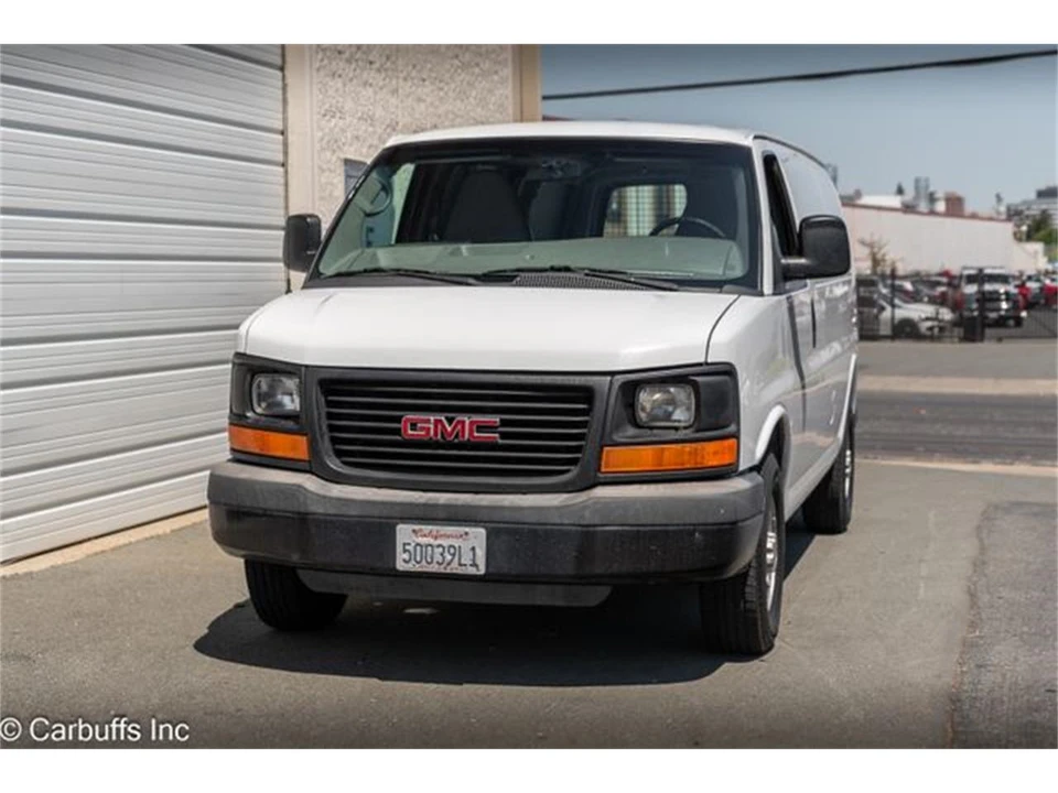 2014 GMC Savana - Image 2 of 27