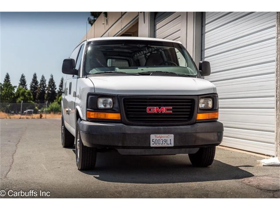 2014 GMC Savana - Image 10 of 27