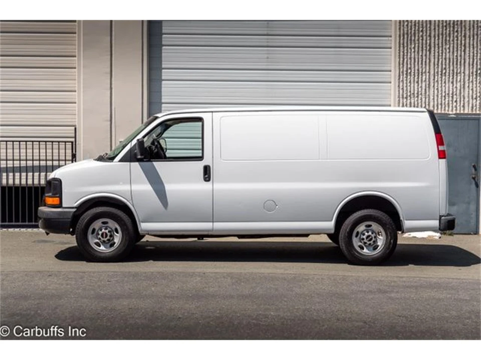 2014 GMC Savana - Image 3 of 27