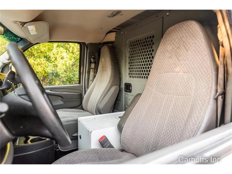 2014 GMC Savana - Image 14 of 27