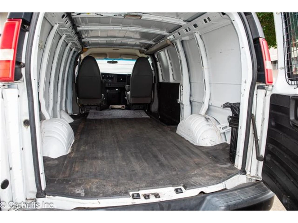 2014 GMC Savana - Image 19 of 27