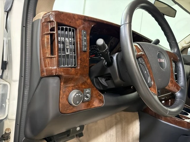 2014 GMC Savana - Image 15 of 21