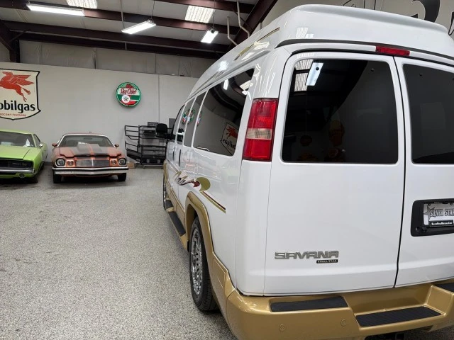 2014 GMC Savana - Image 9 of 21