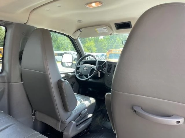 2014 GMC Savana - Image 11 of 12