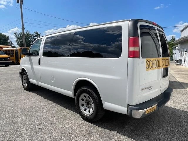 2014 GMC Savana - Image 3 of 12