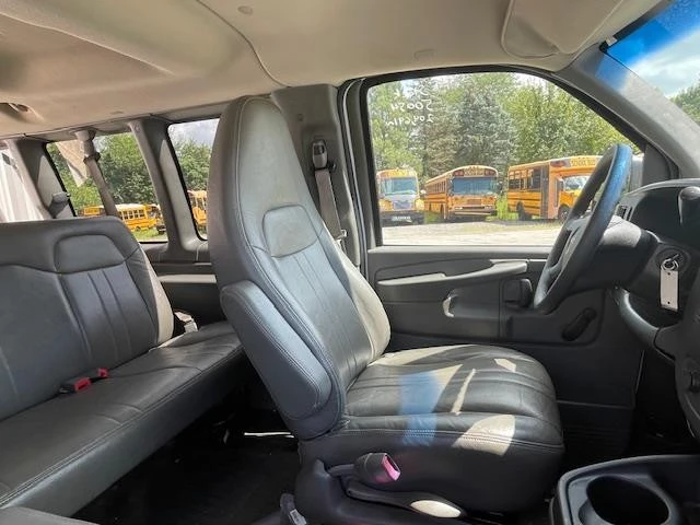 2014 GMC Savana - Image 6 of 12
