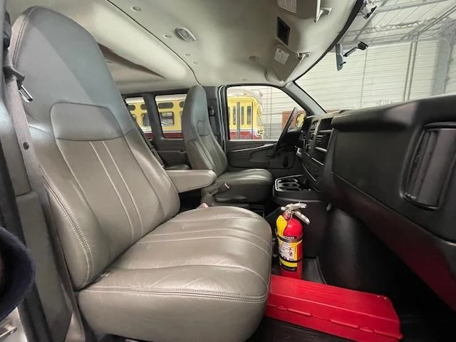 2014 GMC Savana - Image 6 of 16