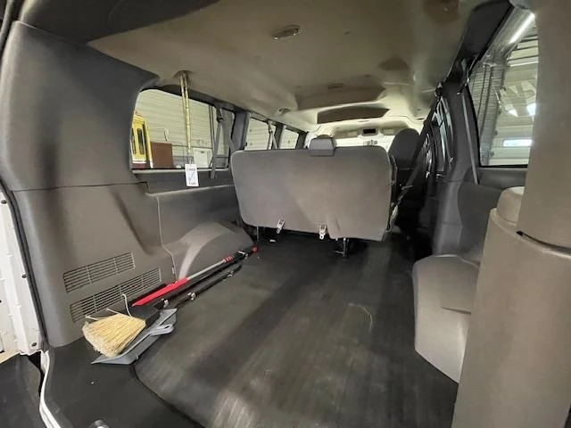 2014 GMC Savana - Image 11 of 16