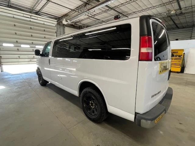 2014 GMC Savana - Image 9 of 12