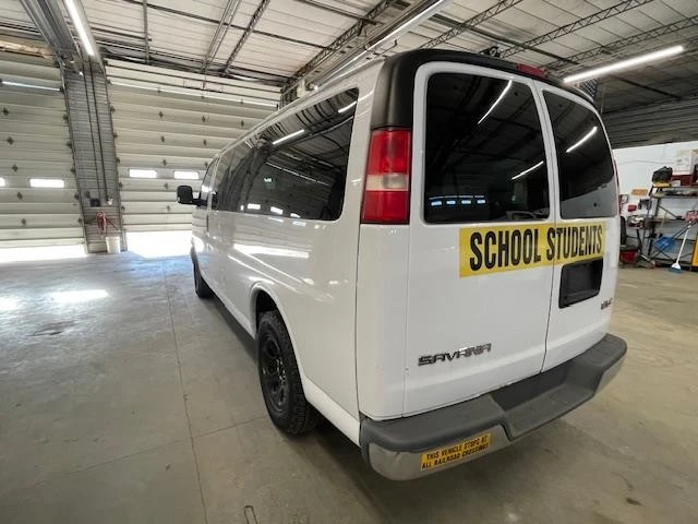 2014 GMC Savana - Image 10 of 12
