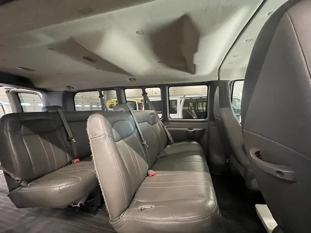 2014 GMC Savana - Image 4 of 12