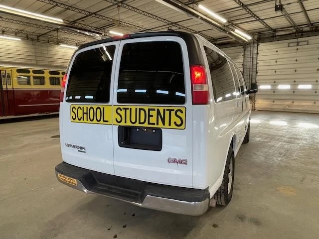 2014 GMC Savana - Image 4 of 12