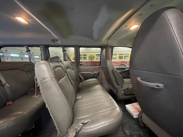 2014 GMC Savana - Image 9 of 12