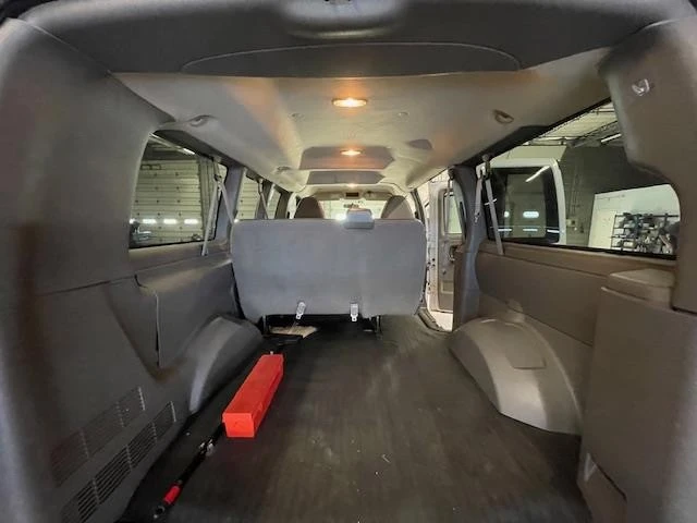 2014 GMC Savana - Image 11 of 12